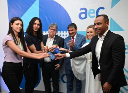 AeC assina o Pacto de Inclusão Socioeconômica e bate recorde com 163 contratados do CadÚnico